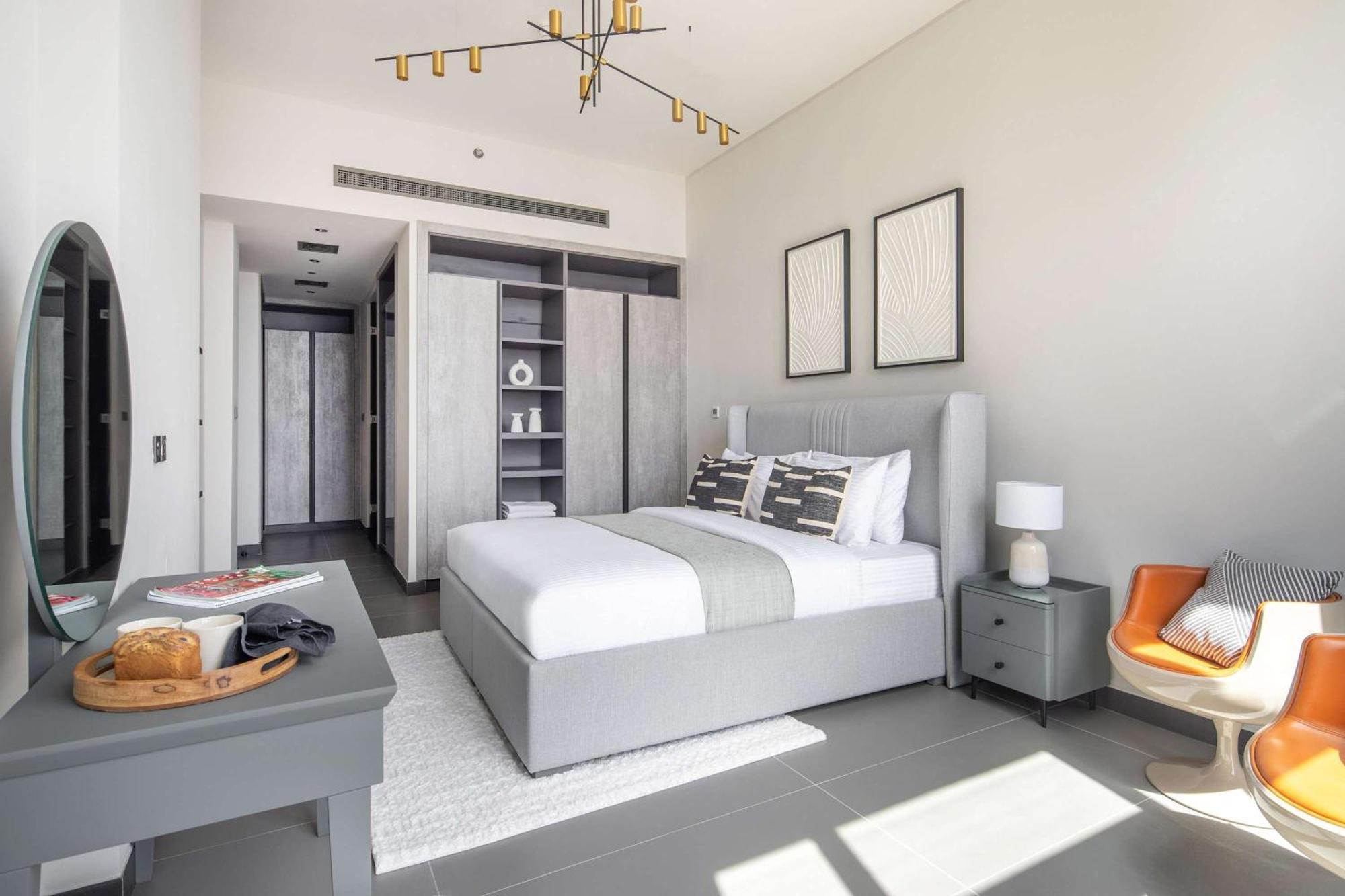 Frank Porter - Mbl Royal Apartment Dubai