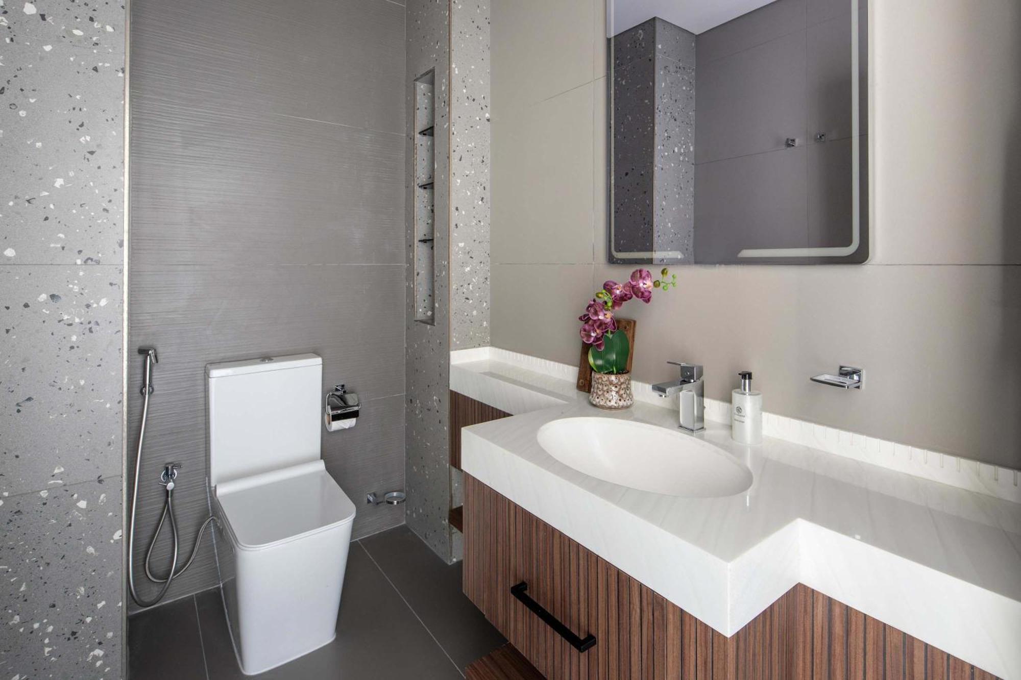 Frank Porter - Mbl Royal Apartment *